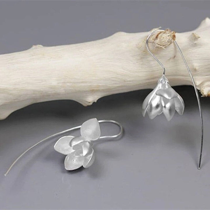 Boucles d'oreilles pendantes Magnolia Blomst | Élégants bijoux floraux en forme de goutte