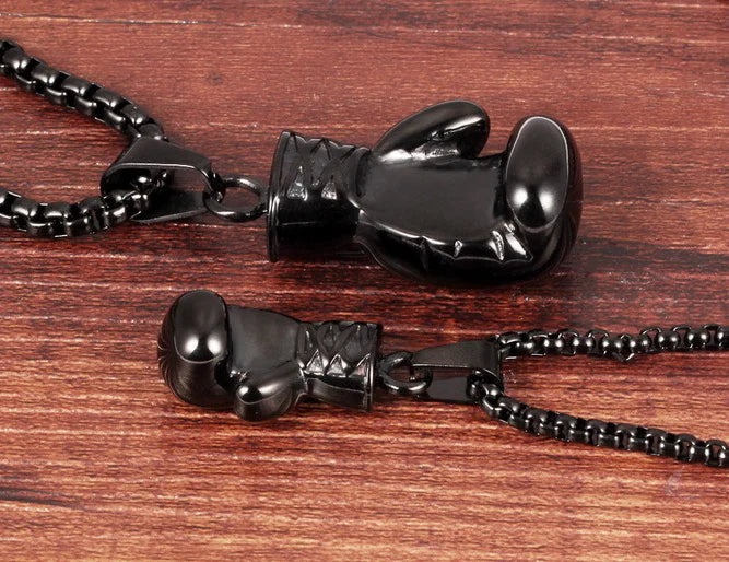 Collier pendentif gant de boxe