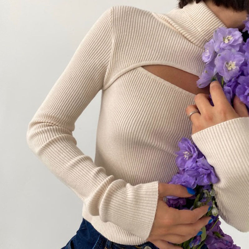 Tove | Elegant Split Top