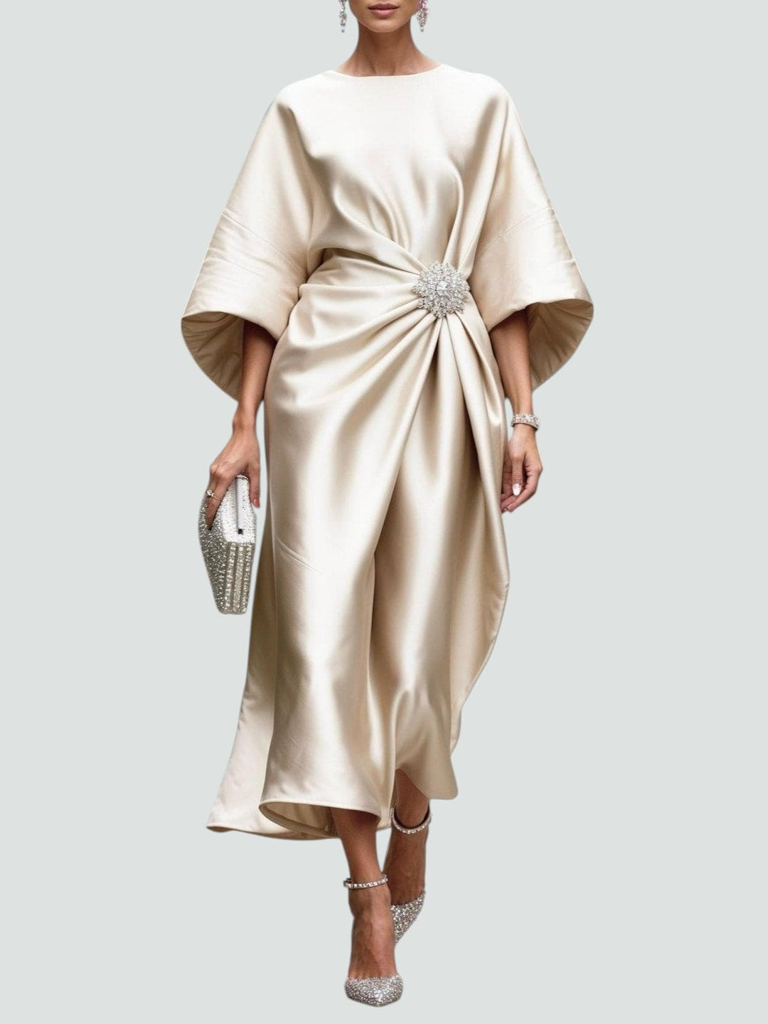 Robe Drapée Élégante pour Femme | Détail Bijou Tenue de Soirée