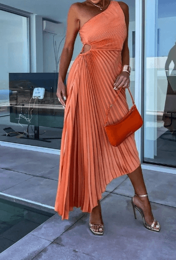 Robe midi plissée à une épaule pour femme | Taille cintrée style affirmé