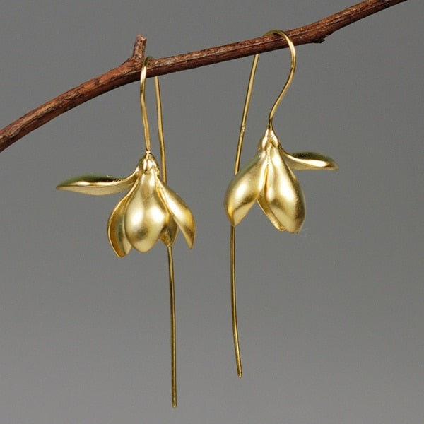 Boucles d'oreilles pendantes Magnolia Blomst | Élégants bijoux floraux en forme de goutte