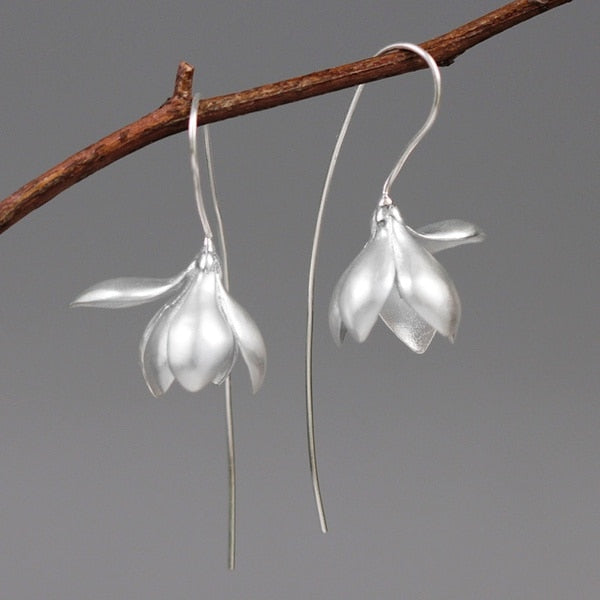 Boucles d'oreilles pendantes Magnolia Blomst | Élégants bijoux floraux en forme de goutte
