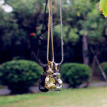 Collier pendentif gant de boxe